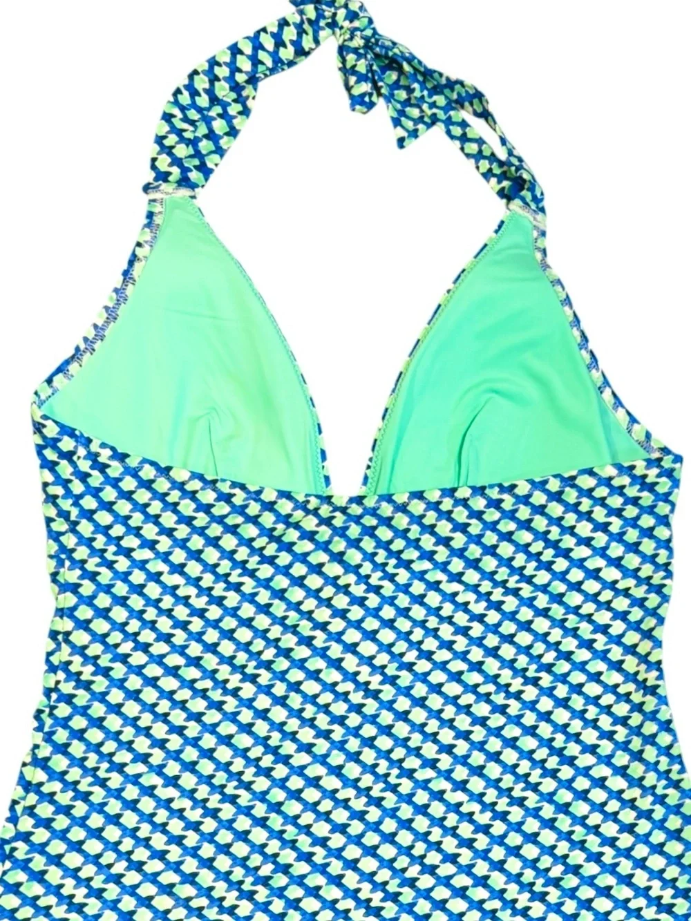 Tommy Bahama mesmerize from